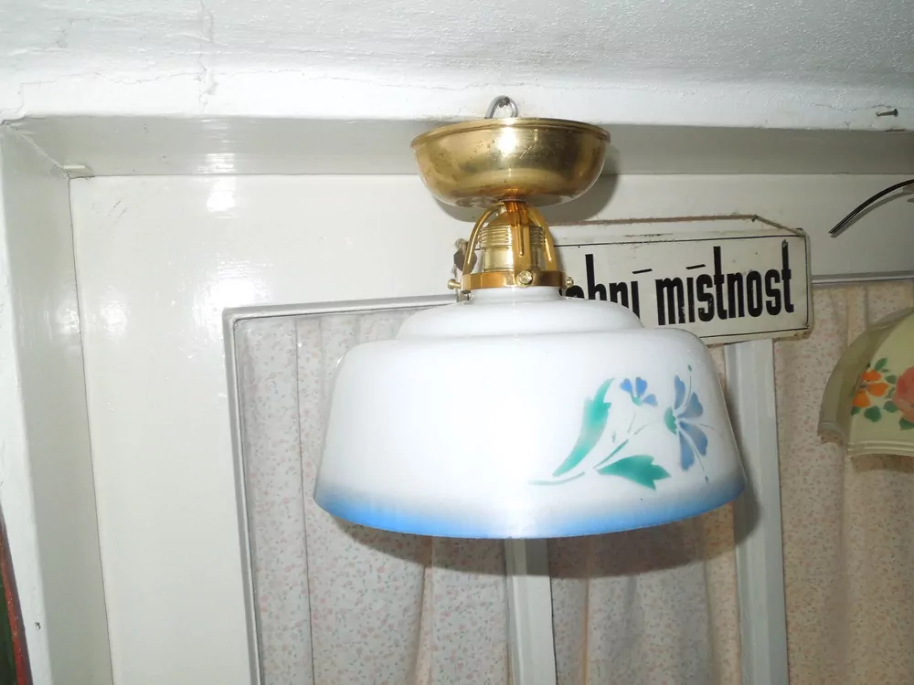 STROPNICE STARÝ 1 KS LUSTR STÍNÍTKO ŠIRM