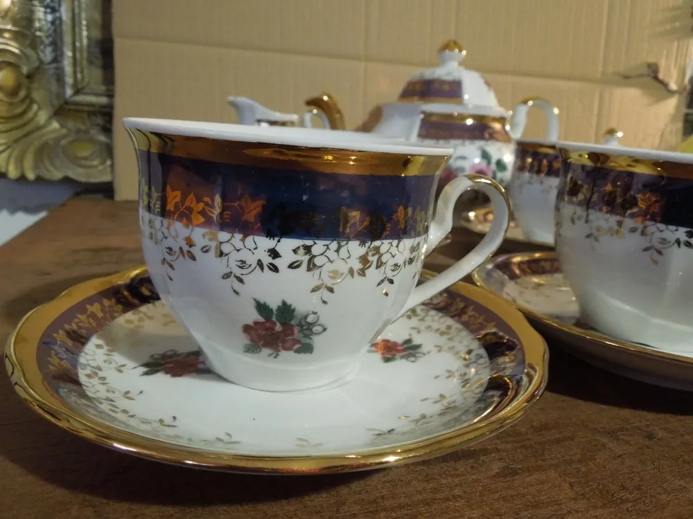PORCELÁNOVÁ SOUPRAVA