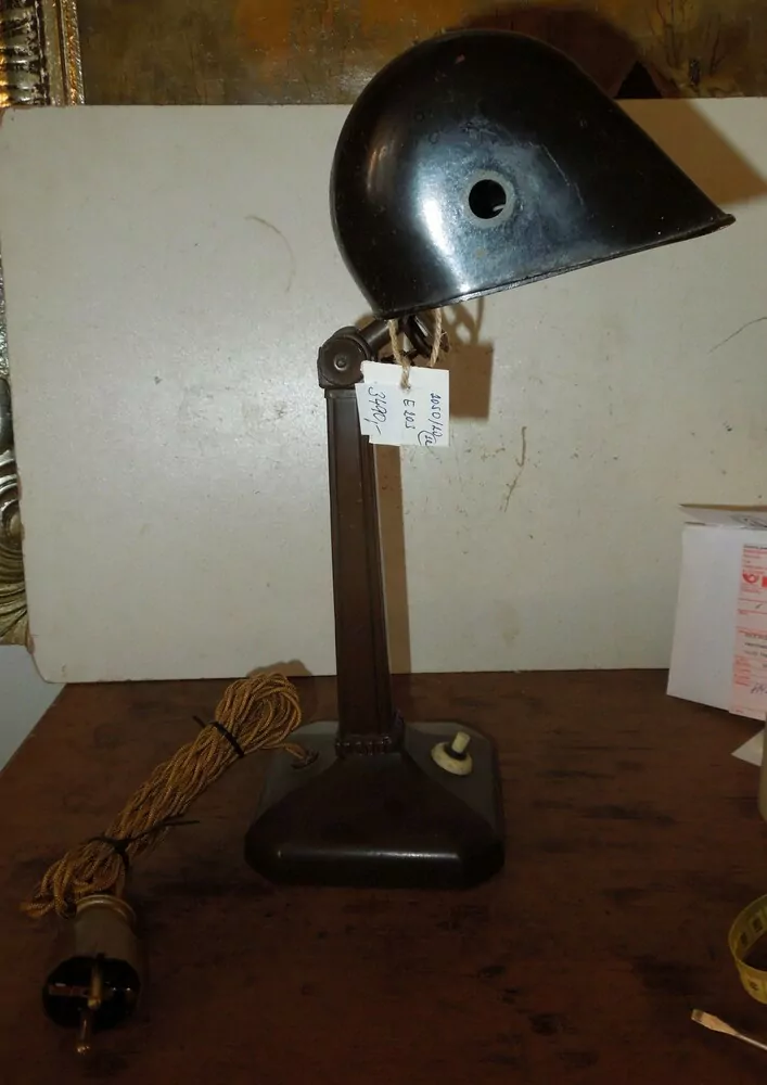 STAROŽITNÁ STOLNÍ LAMPA ELEKTRICKÁ, BANKÉŘKA