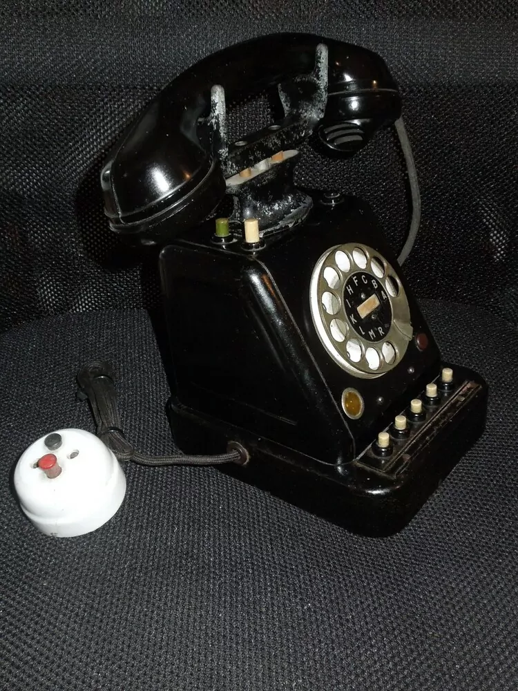 STAROŽITNÝ TELEFON 