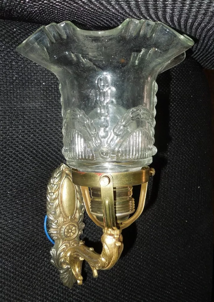 STAROŽITNÁ NÁSTĚNNÁ LAMPA 1 KS