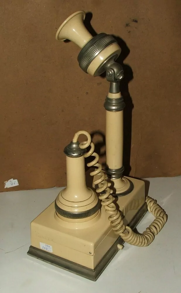 TELEFON PĚKNÁ DEKORACE