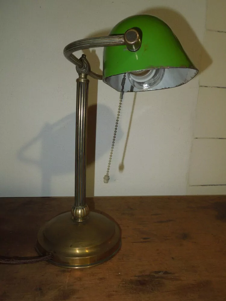 STAROŽITNÁ BANKOVNÍ LAMPA BANKÉŘKA