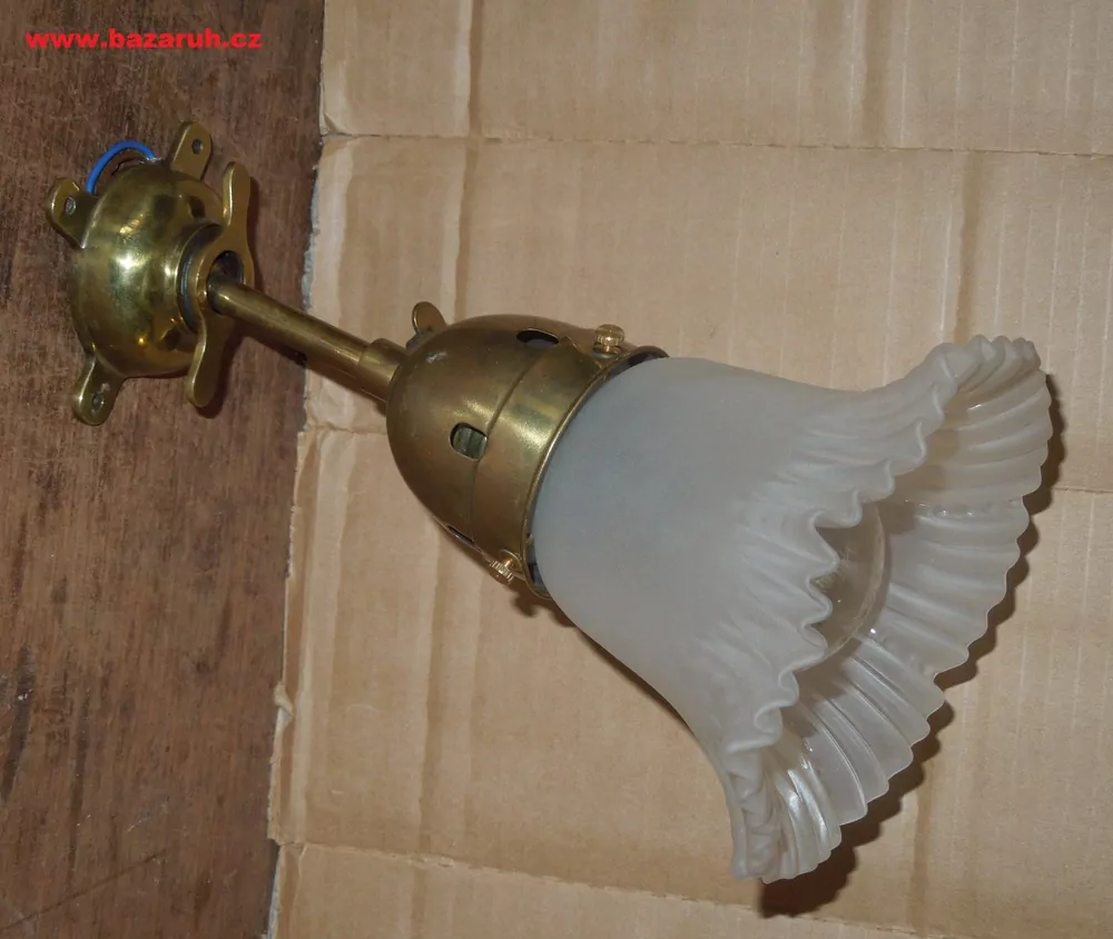 STAROŽITNÁ STOLNÍ, NÁSTĚNNÁ NEBO STRPNÍ  LAMPA S KLOUBEM