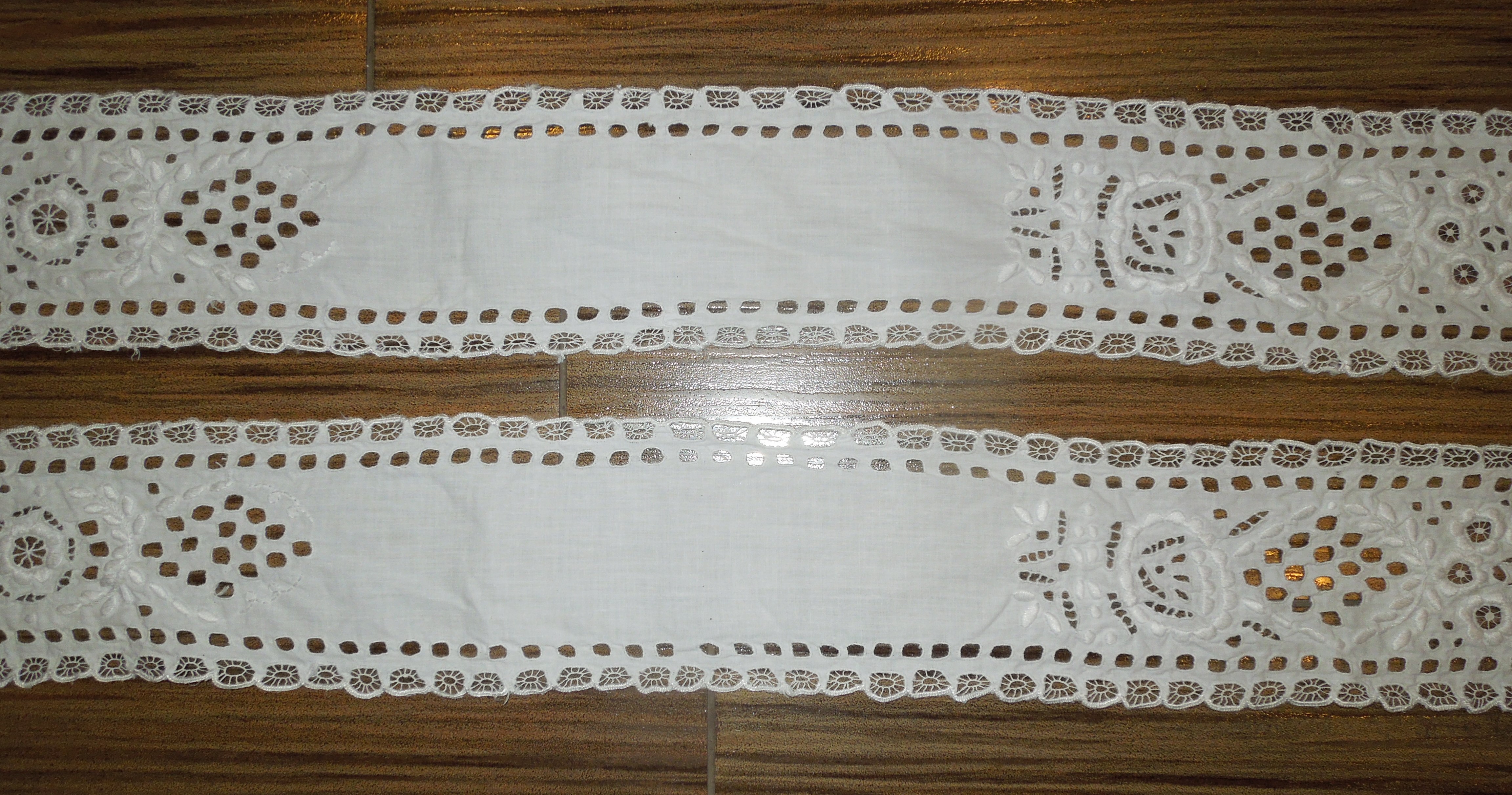 TRÁČKY (MAŠLA) KE KROJI RUČNĚ VYŠÍVANÉ