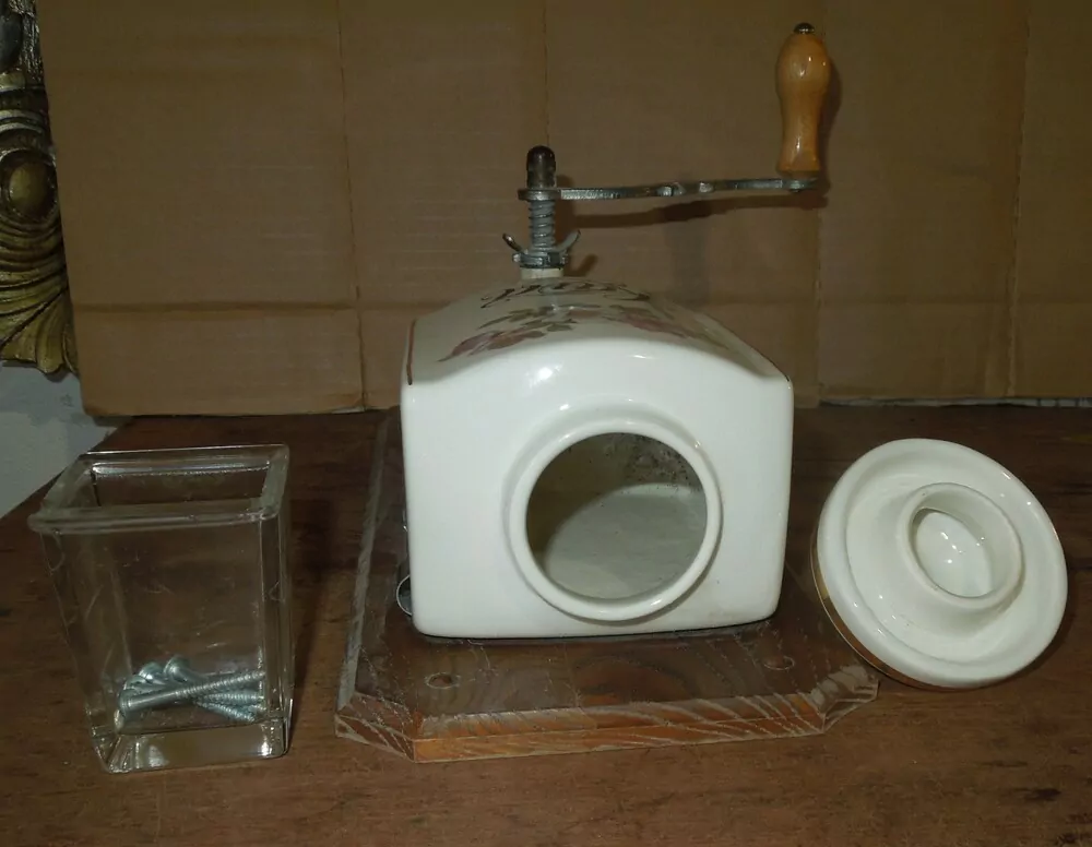 MLÝNEK kafemlýnek, kávomlýnek růže