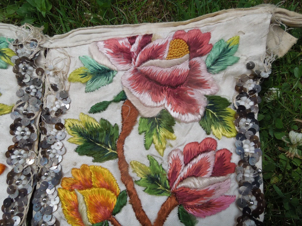 KROJ MAŠLA ,TRÁČKY, ŠTRUPLE,  VYŠÍVANÁ