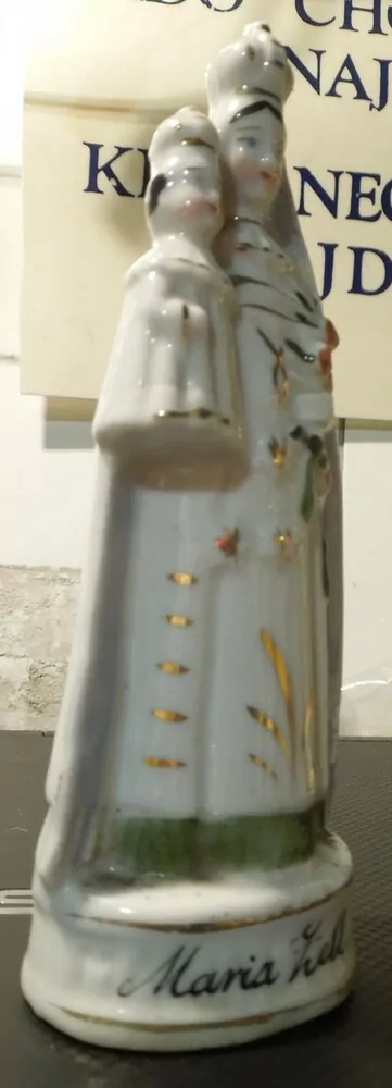 SOCHA SVATÁ PORCELÁN 14,5 CM