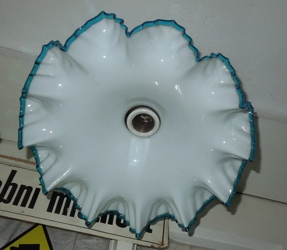 STAROŽITNOST STROPNICE 1 KS LUSTR STÍNÍTKO ŠIRM