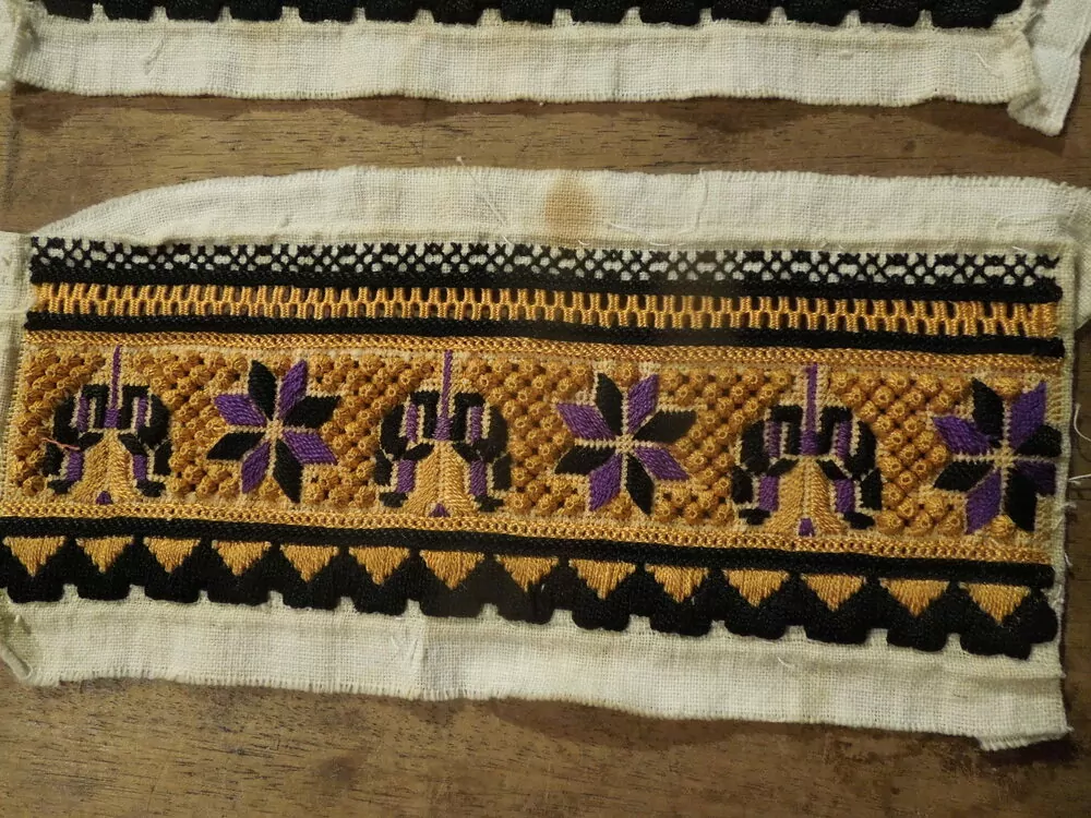 KROJ VYŠÍVÁNÍ KE KROJI BUBÍNKOVÉ