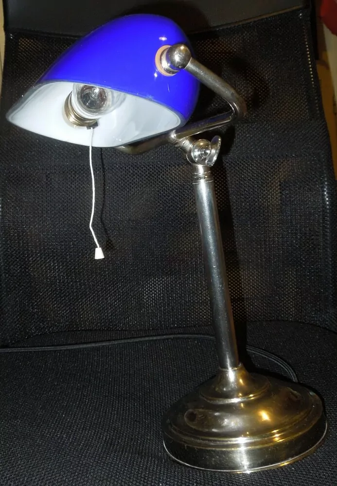 STAROŽITNÁ BANKOVNÍ LAMPA BANKÉŘKA