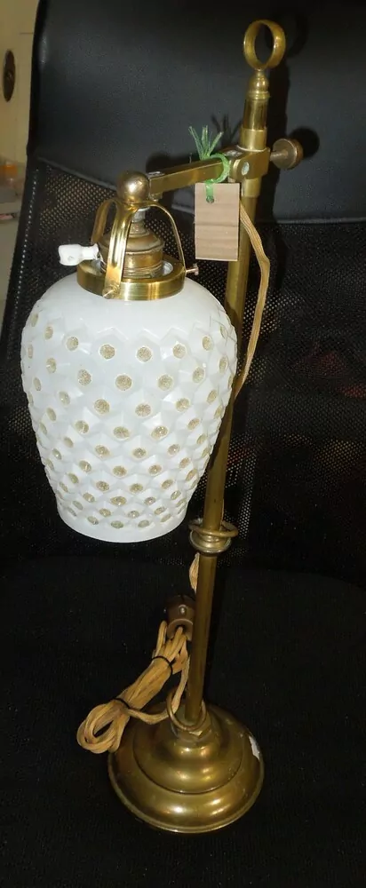 STAROŽITNOST STOLNÍ LAMPA MOSAZNÁ ELEKTRICKÁ