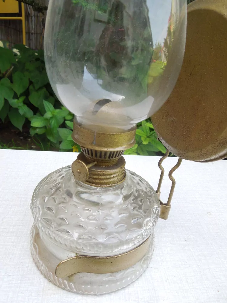 STAROŽITNÁ PETROLEOVÁ LAMPA