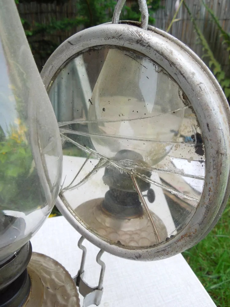 STAROŽITNÁ PETROLEJOVÁ LAMPA