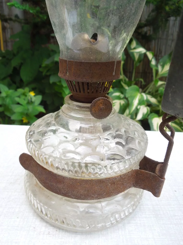 STAROŽITNÁ PETROLEJOVÁ LAMPA