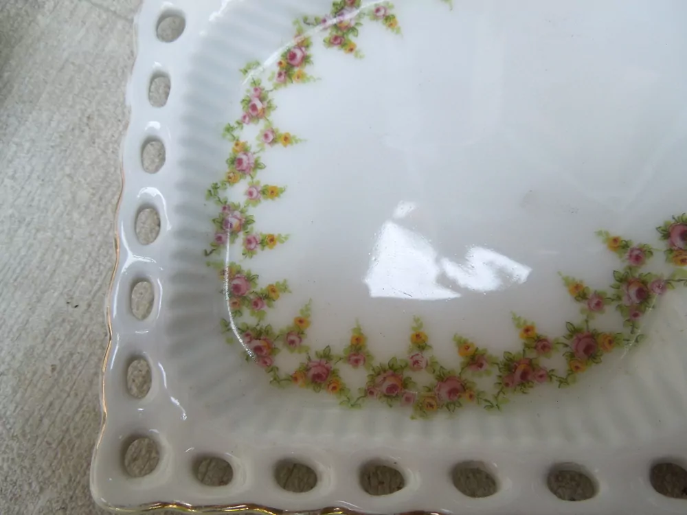 STARÁ PORCELÁNOVÁ SOUPRAVA