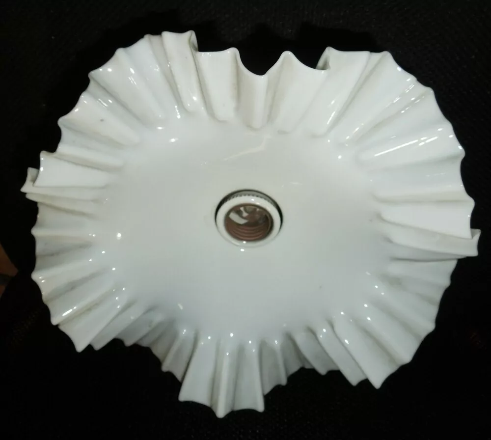 STAROŽITNOST STROPNICE 1 KS LUSTR STÍNÍTKO ŠIRM