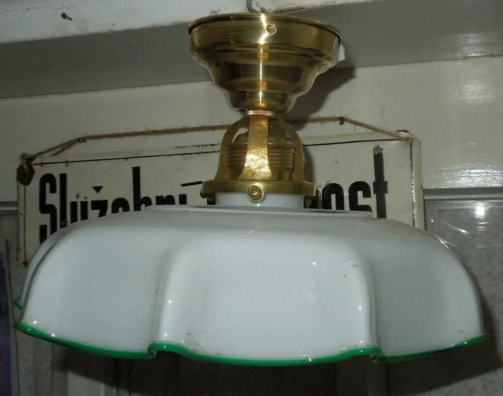 STAROŽITNOST STROPNICE 1 KS LUSTR STÍNÍTKO ŠIRM 