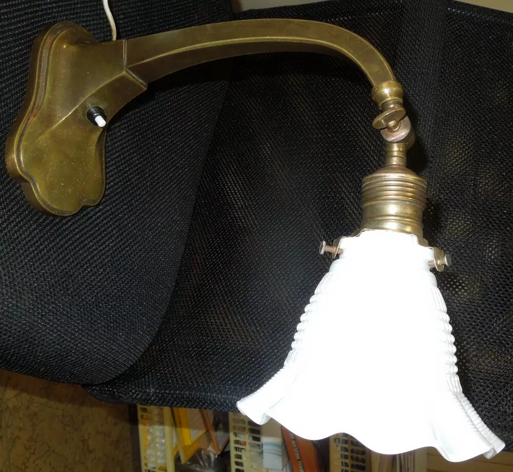 MOSAZNÁ LAMPA STOLNÍ NEBO NÁSTĚNNÁ