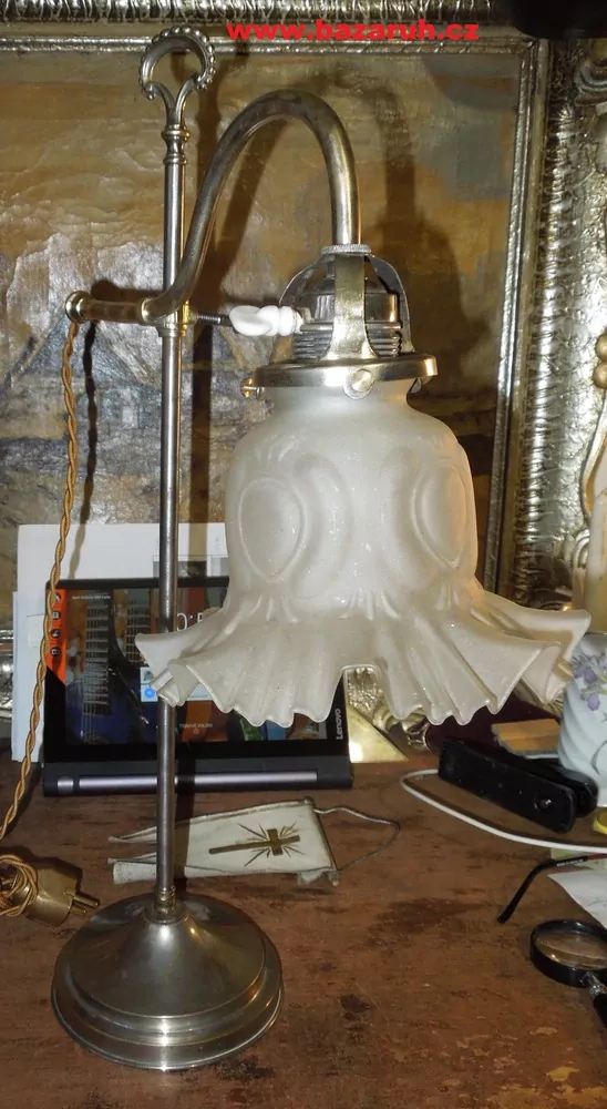 STAROŽITNÁ STOLNÍ LAMPA LAMPIČKA
