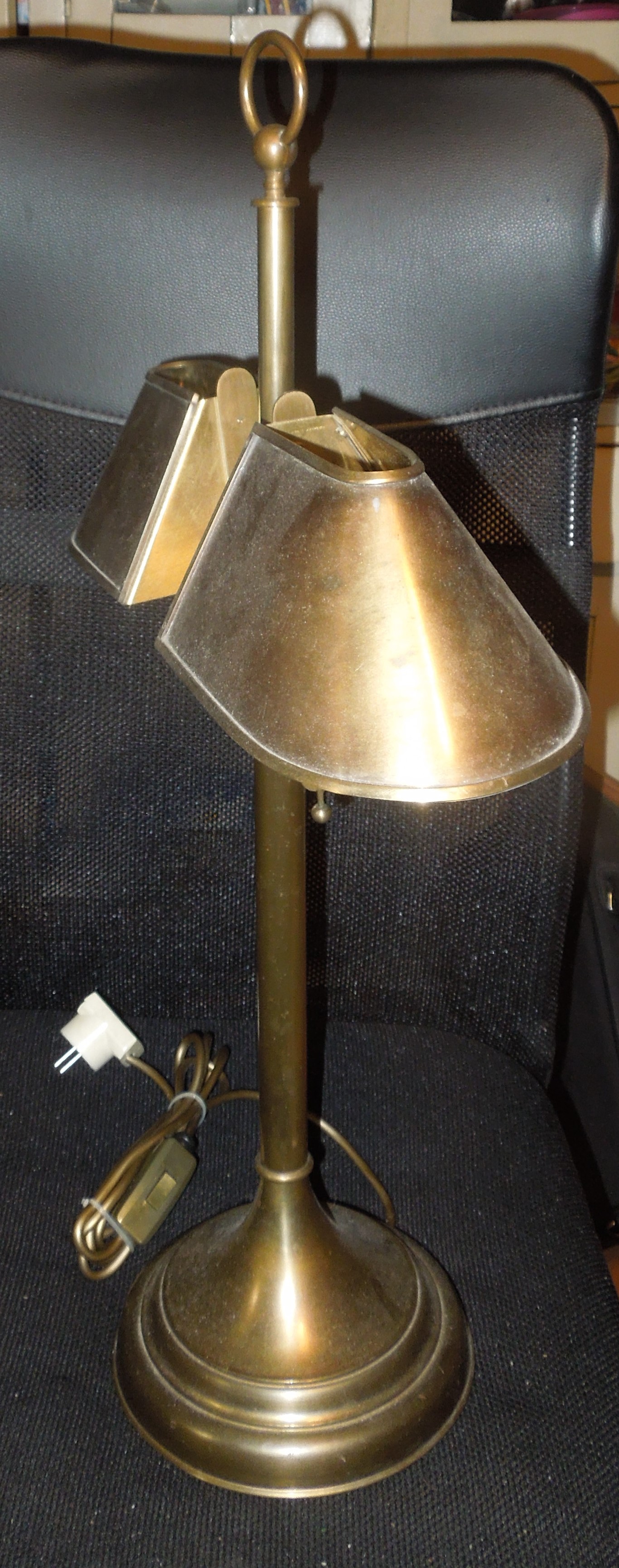 STARÁ BANKOVNÍ LAMPA BANKÉŘKA