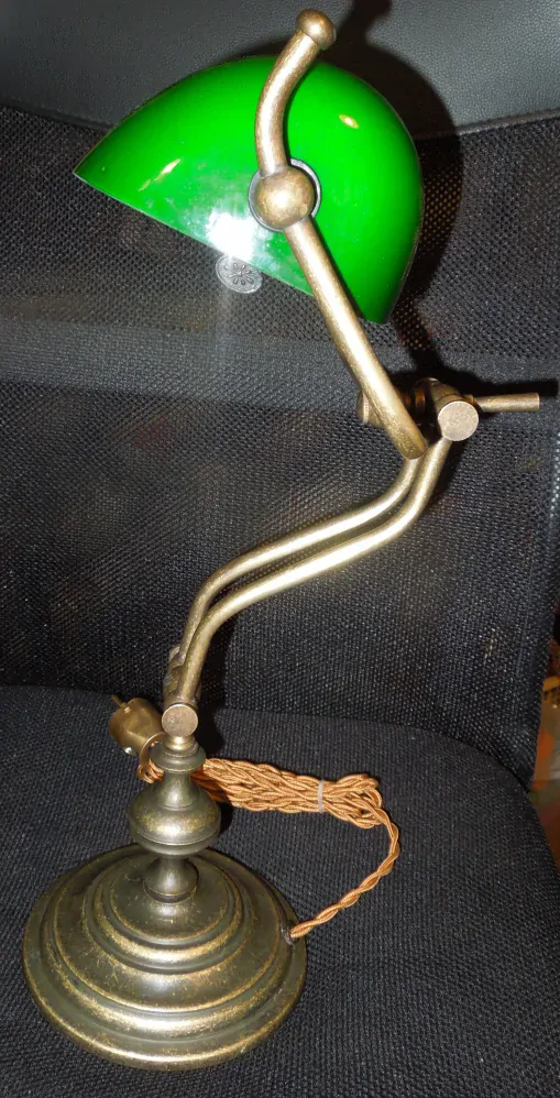 STAROŽITNÁ STOLNÍ LAMPA ELEKTRICKÁ BANKÉŘKA