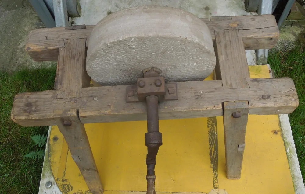 BRUSNÉ KOLO MLÝNSKÝ KAMEN