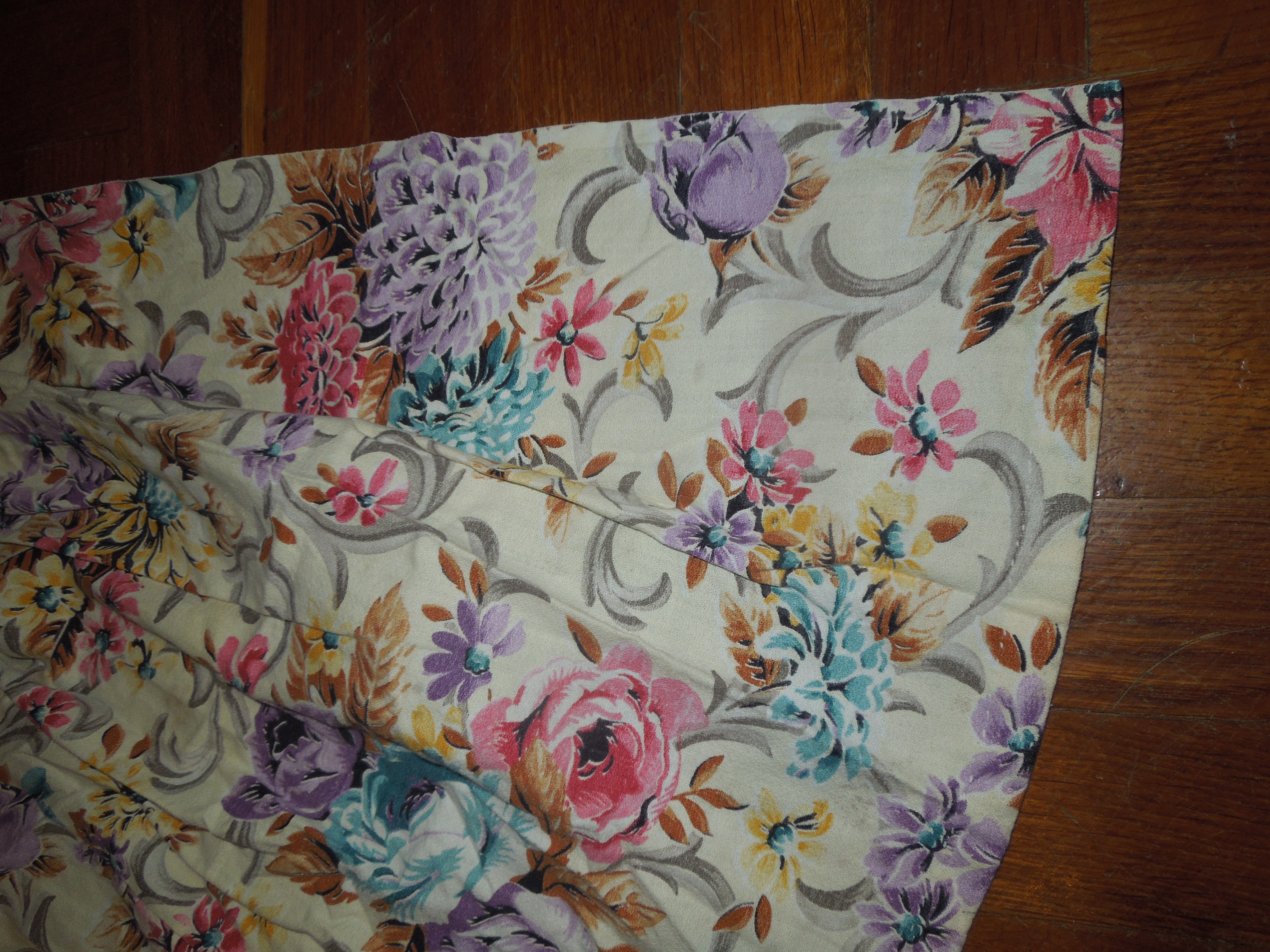 KROJ FĚRTŮŠEK KVĚTOVANÝ