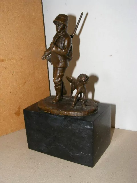 SOCHA BRONZ STRÁŽNÝ SE PSEM