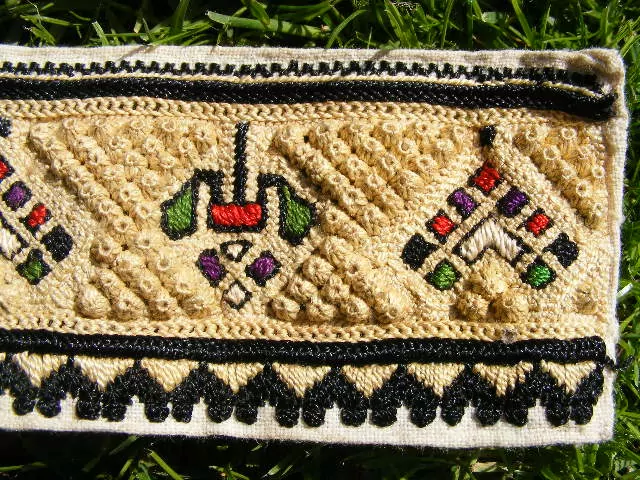 KROJ VYŠÍVANÍ KE KROJI DÁMSKÉ UHERSKÉ HRADIŠTĚ