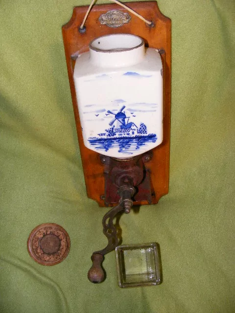 STAROŽITNÝ MLÝNEK KAFEMLÝNEK KÁVOMLÝNEK MLÝNY