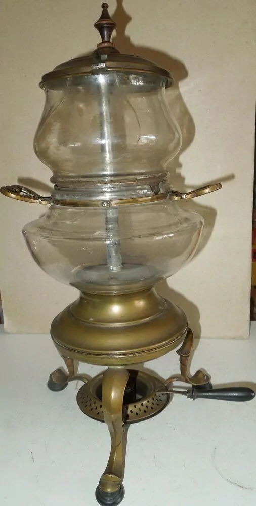 SAMOVAR NEBOLI ČAJOVAR NA DEKORACI