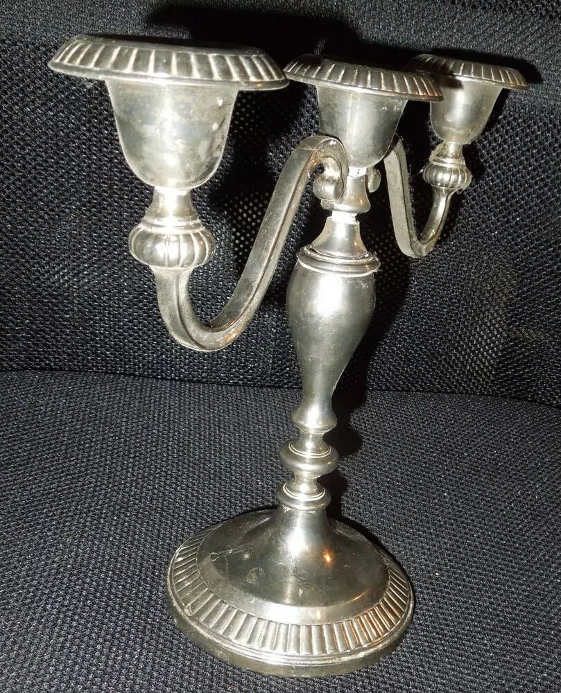 SVÍCEN NA TŘI SVÍČKY 