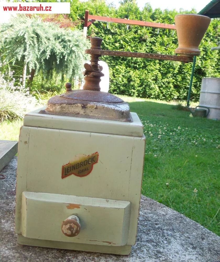 STAROŽITNOST MLÝNEK KAFEMLÝNEK KÁVOMLÝNEK