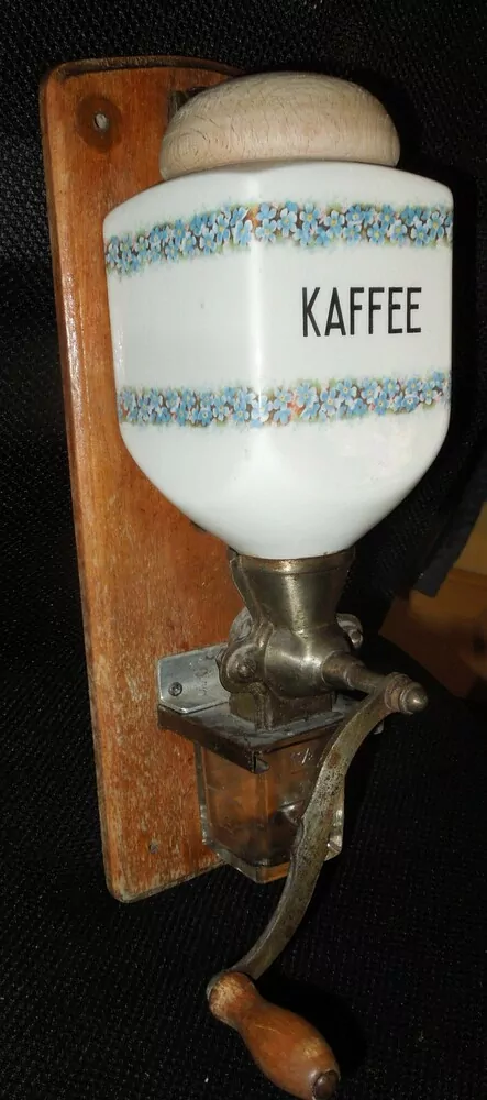 STAROŽITNOST MLÝNEK KAFEMLÝNEK KÁVOMLÝNEK