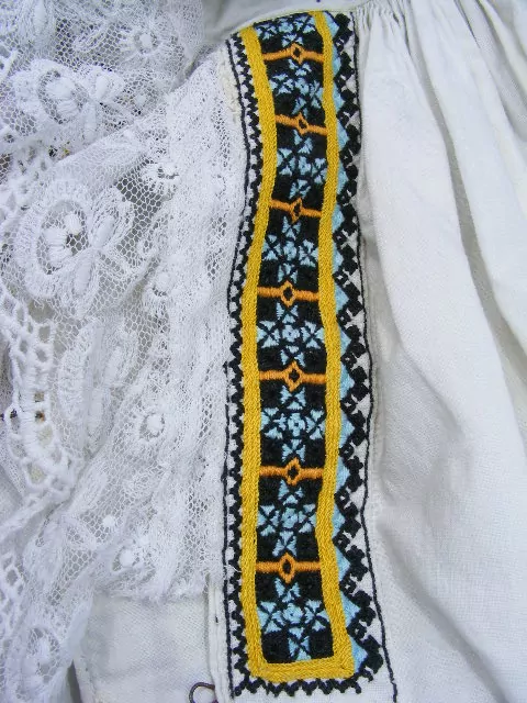 KROJ RUKÁVCE DÁMSKÉ NIVNICKÉ UHERSKO BRODSKO