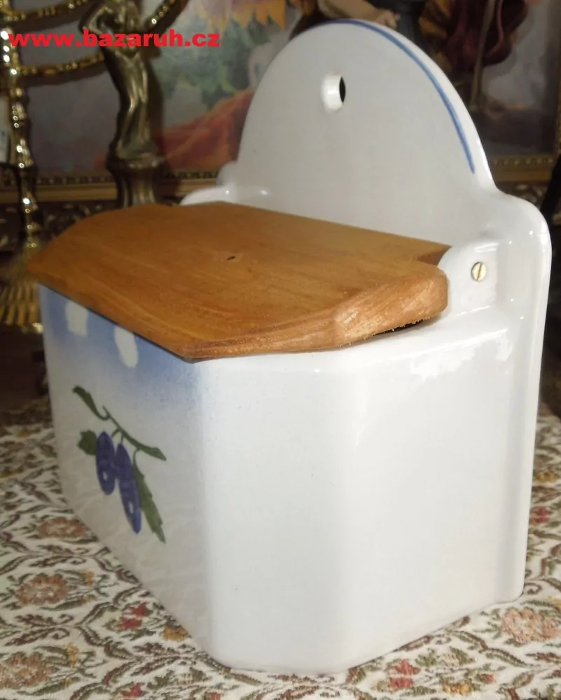 KOŘENKA DOZA NA ZEĎ ŠVESTKY