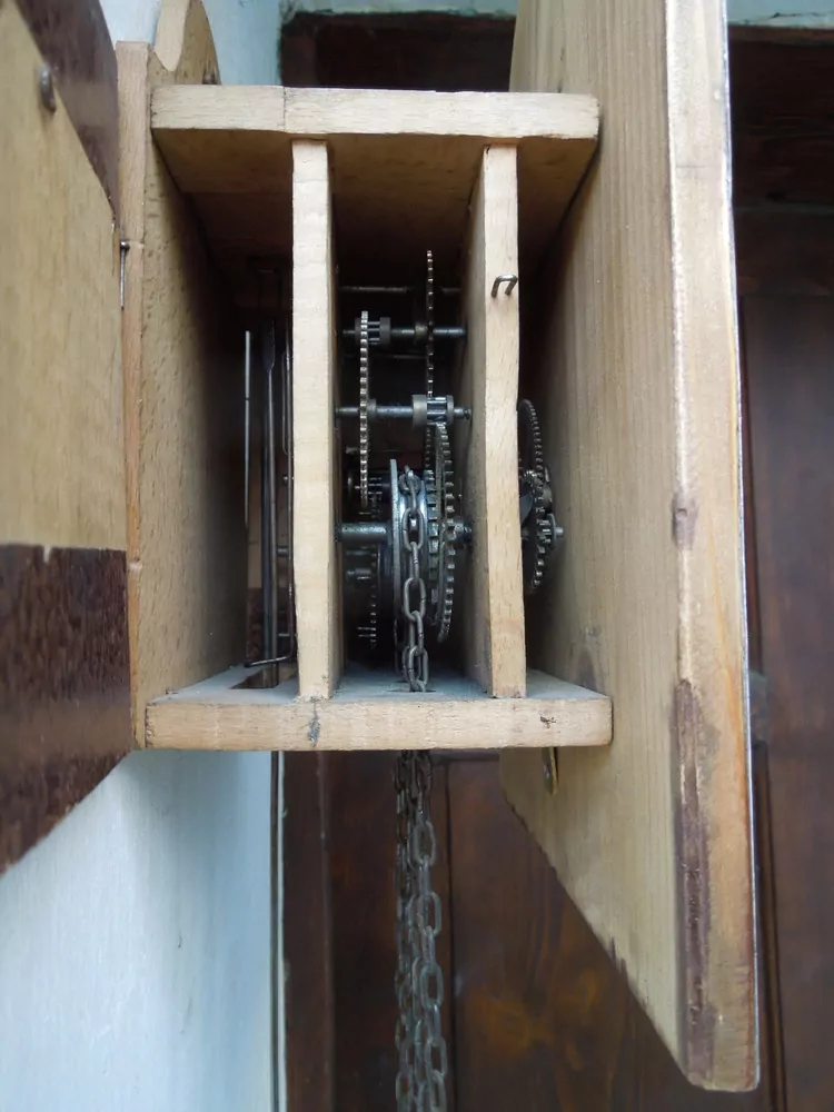 HODINY SEDLÁCKÉ SELSKÉ DŘEVĚNÉ NA CHALUPU