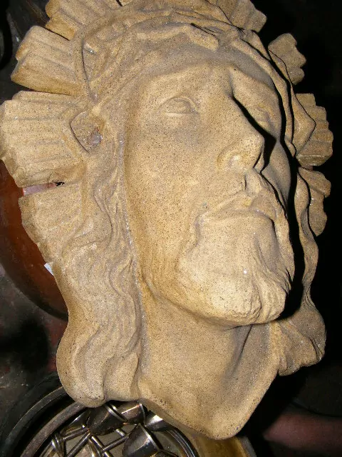 PLASTIKA JEŽÍŠ Z LITÉHO PÍSKOVCE