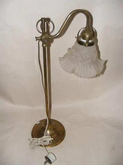 STAROŽITNÁ STOLNÍ LAMPA , LAMPIČKA