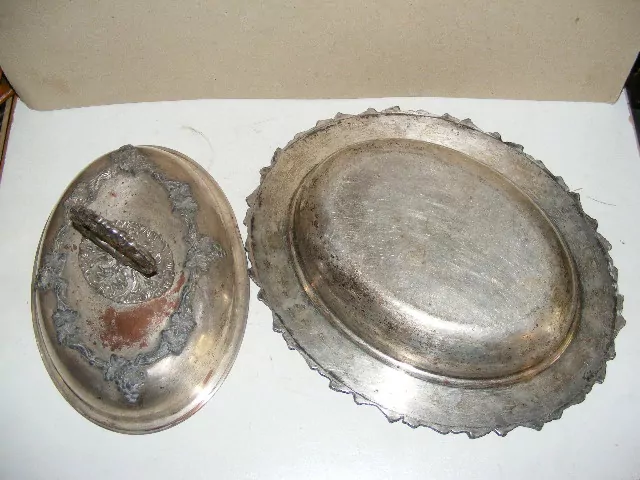 ZDOBENÁ KOVOVÁ DOZA MÍSA