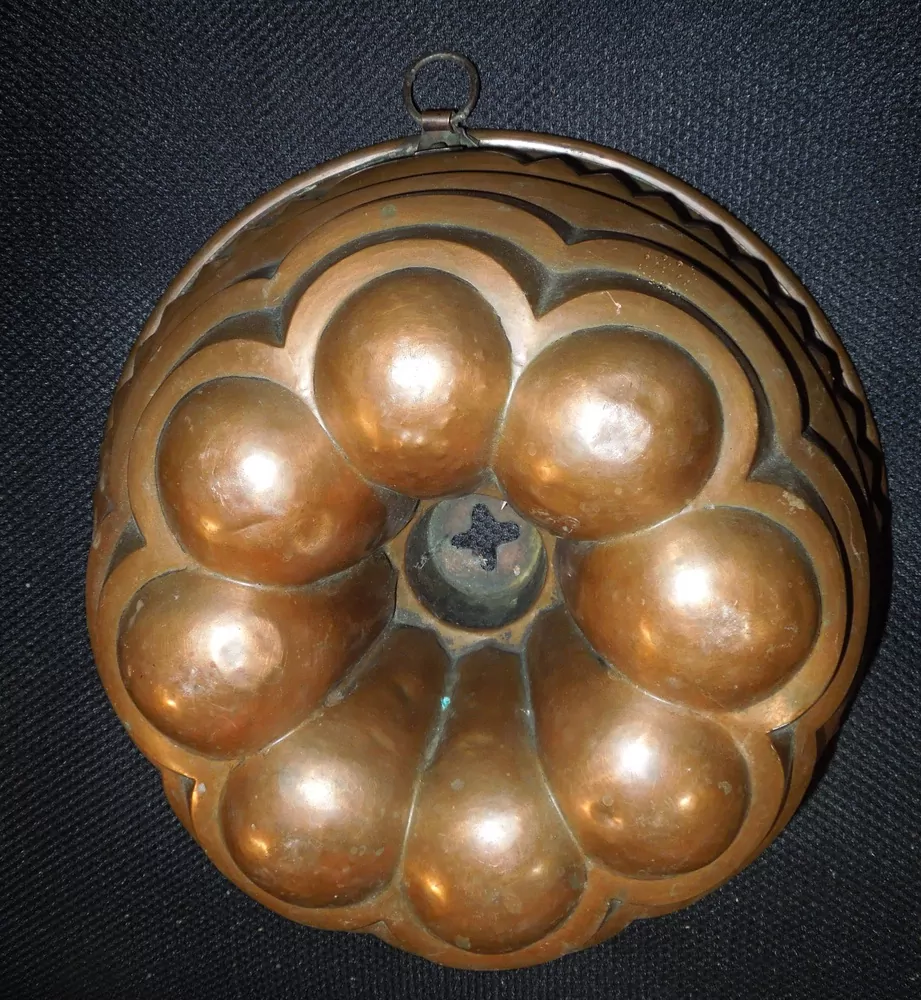 STAROŽITNÁ MĚDĚNÁ BÁBOVKA FORMA