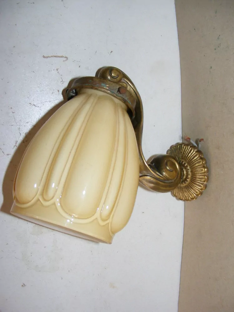 STAROŽITNÁ STOLNÍ LAMPA ,LAMPIČKA ELEKTRICKÁ