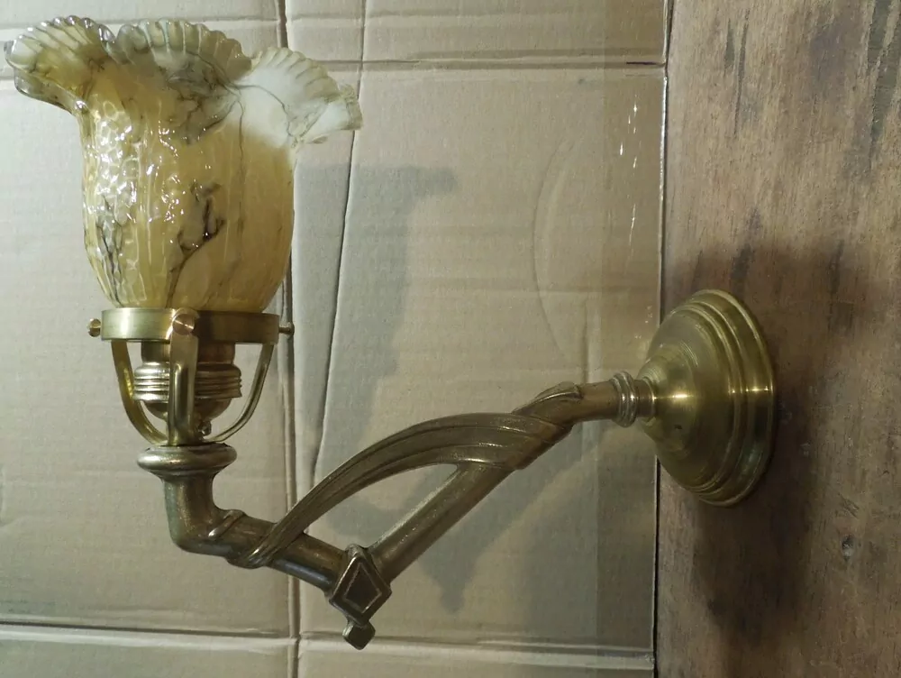 MOSAZNÁ LAMPIČKA NA STĚNU 1 KS