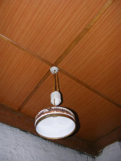 STAHOVACÍ LUSTR STÍNÍTKO STAHOVAČKA