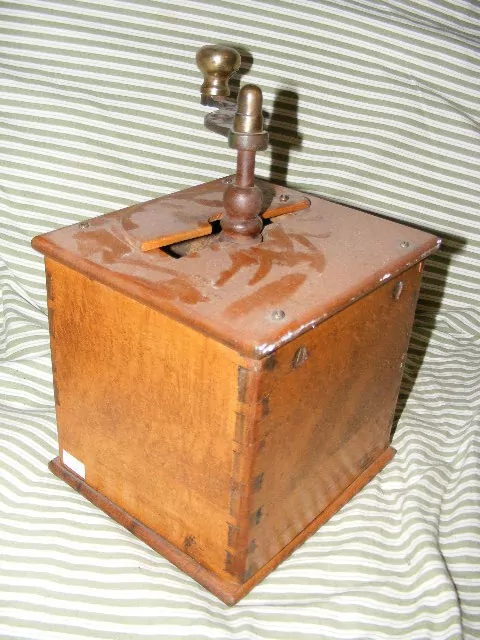 STAROŽITNOST MLÝNEK KAFEMLÝNEK KÁVOMLÝNEK VELKÝ