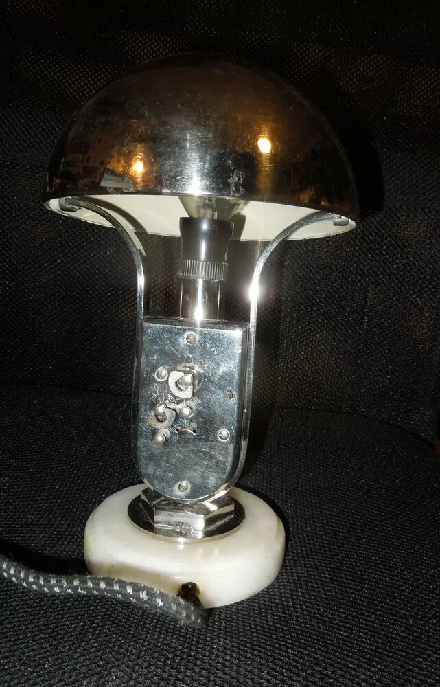 HODINY STOLNÍ KRBOVÉ  V LAMPIČCE S BUDÍKEM ART DECO