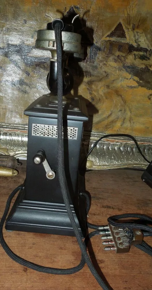 STAROŽITNÝ TELEFON PĚKNÁ DEKORACE