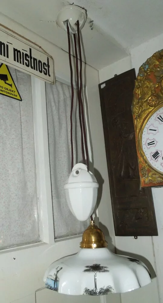 STAHOVACÍ LUSTR STÍNÍTKO STAHOVAČKA