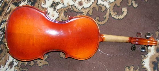 STAROŽITNÉ HOUSLE NA RENOVACI NEBO DEKORACI 